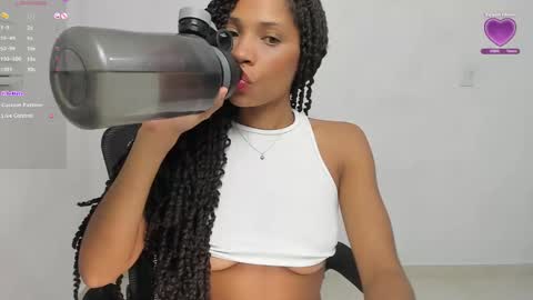 Snapshot of renell_aiston chatting on 01.19.25 RENELL online show from 01.19.25