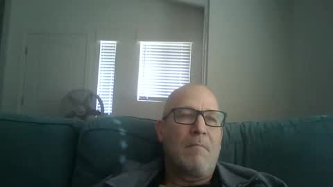 Snapshot of renewaz chatting on 02.19.26 Renewaz online show from 02.19.26