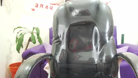 Snapshot of rennesanti chatting on 12.04.24 R E N E online show from 12.04.24