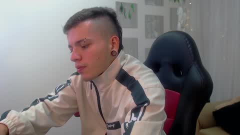 Snapshot of rennesanti chatting on 12.23.24 R E N E online show from 12.23.24