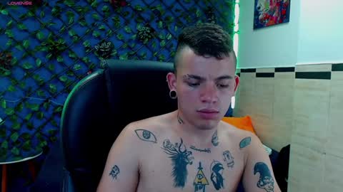 Snapshot of rennesanti chatting on 01.16.25 R E N E online show from 01.16.25