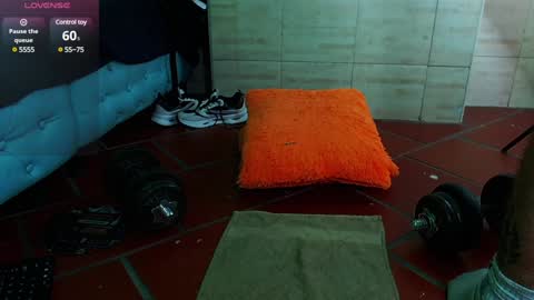 Snapshot of rennesanti chatting on 01.18.25 R E N E online show from 01.18.25