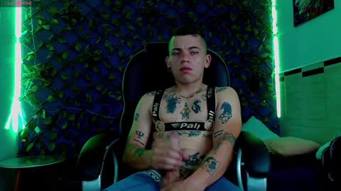 Snapshot of rennesanti chatting on 01.23.25 R E N E online show from 01.23.25