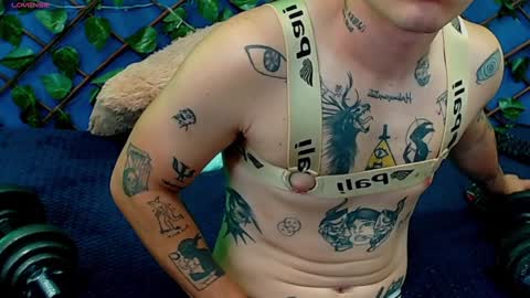 Snapshot of rennesanti chatting on 01.23.25 R E N E online show from 01.23.25