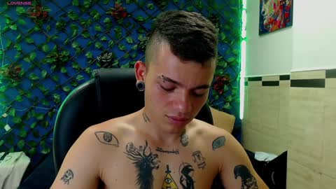 Snapshot of rennesanti chatting on 01.27.25 R E N E online show from 01.27.25