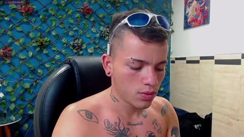 Snapshot of rennesanti chatting on 02.04.25 R E N E online show from 02.04.25