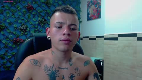 Snapshot of rennesanti chatting on 02.08.25 R E N E online show from 02.08.25