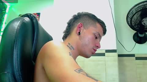 Snapshot of rennesanti chatting on 02.20.25 R E N E online show from 02.20.25