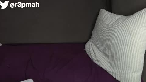 Snapshot of repmah chatting on 09.26.25 My name is Repmah help me to get 50 thumb-up online show from 09.26.25