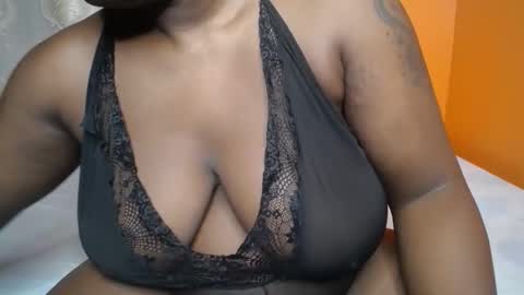 Snapshot of restilop chatting on 05.18.26 thickiana online show from 05.18.26