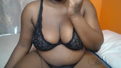 Snapshot of restilop chatting on 05.19.26 thickiana online show from 05.19.26
