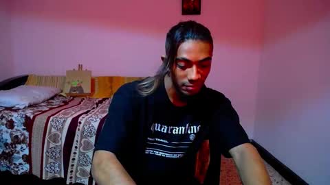 Snapshot of restrainged chatting on 01.04.25 Rest online show from 01.04.25