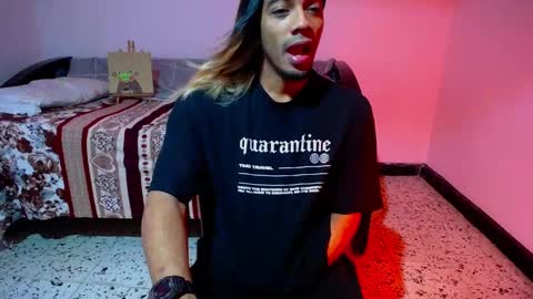 Snapshot of restrainged chatting on 01.12.25 Rest online show from 01.12.25