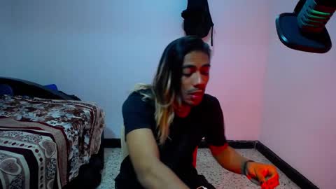 Snapshot of restrainged chatting on 02.06.25 Rest online show from 02.06.25