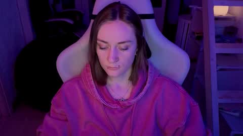 Snapshot of retromarie chatting on 02.19.26 Rie online show from 02.19.26