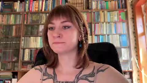 Snapshot of retromarie chatting on 06.15.26 Rie online show from 06.15.26