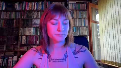 Snapshot of retromarie chatting on 06.24.26 Rie online show from 06.24.26