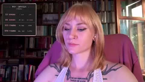 Snapshot of retromarie chatting on 07.07.26 Rie online show from 07.07.26