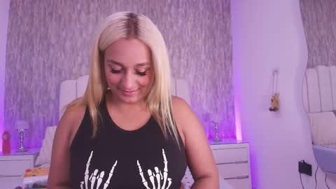 Snapshot of reven_lilith chatting on 04.22.26 REVEN online show from 04.22.26