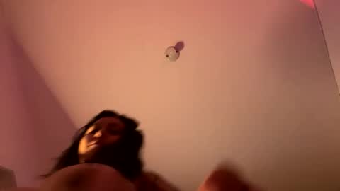 Rexa y blade  online show from 10.29.25