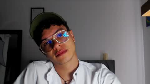 Snapshot of rexbunnybody chatting on 04.05.26 Rex online show from 04.05.26