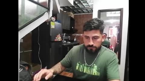 Snapshot of reyalad_mariana chatting on 02.19.25 REYALAD online show from 02.19.25