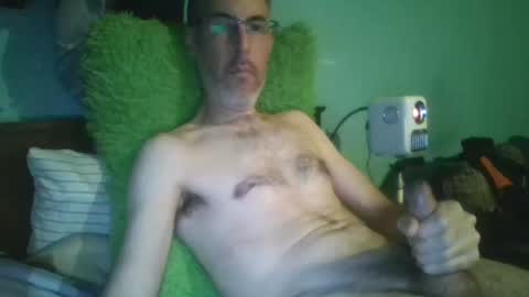 Snapshot of reyes_albert2006 chatting on 11.16.25 reyes_albert2006 online show from 11.16.25