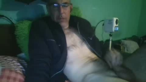 reyes_albert2006 online show from 04.19.26