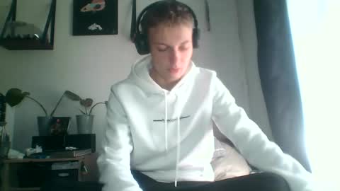 Snapshot of reynhardt chatting on 07.01.26 reynhardt online show from 07.01.26