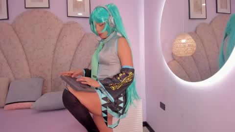 Snapshot of reze_chaw chatting on 04.24.26 Reze online show from 04.24.26
