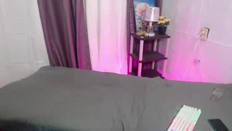 HI GUYS IM RHIAN PLEASE GIVE ME THUMBS UP online show from 03.07.25