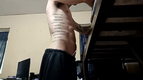 Snapshot of rhinoley chatting on 11.01.25 rhinoley online show from 11.01.25