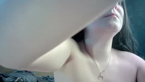 Snapshot of ria_32 chatting on 12.15.24 ria_32 online show from 12.15.24