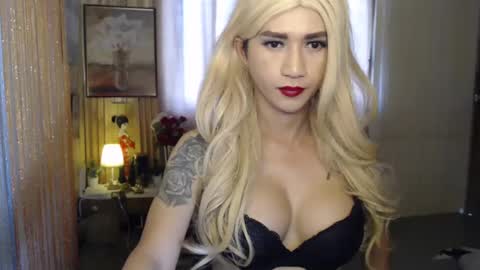Snapshot of ricahot_babe chatting on 03.12.25 ricah coronel online show from 03.12.25