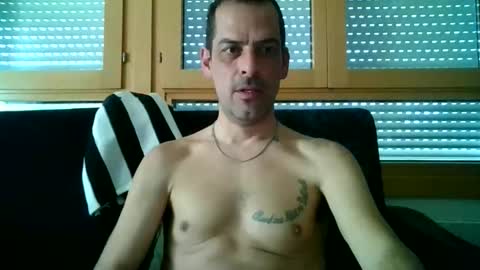 Snapshot of ricardohawtin chatting on 04.16.26 ricardohawtin online show from 04.16.26