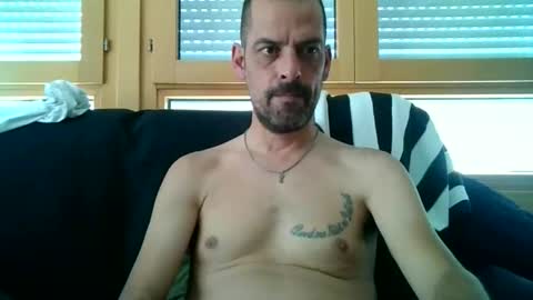 Snapshot of ricardohawtin chatting on 05.25.26 ricardohawtin online show from 05.25.26
