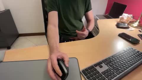Snapshot of riccardofortis chatting on 12.22.25 riccardofortis online show from 12.22.25