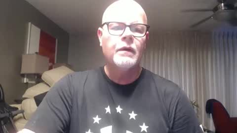 Snapshot of rich32937 chatting on 04.19.26 rich32937 online show from 04.19.26