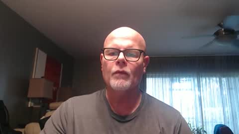 Snapshot of rich32937 chatting on 05.10.26 rich32937 online show from 05.10.26