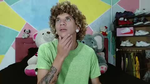 Snapshot of rich_de_la_rosa chatting on 01.08.25 rich and kitty online show from 01.08.25