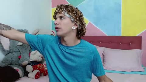 Snapshot of rich_de_la_rosa chatting on 01.24.25 rich and kitty online show from 01.24.25