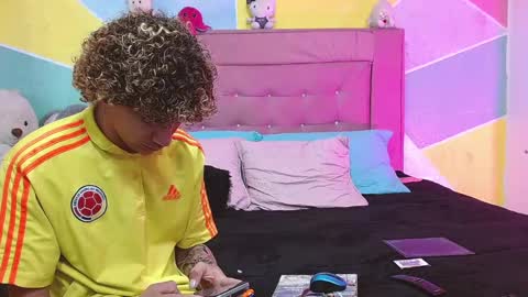 Snapshot of rich_de_la_rosa chatting on 02.13.25 rich and kitty online show from 02.13.25