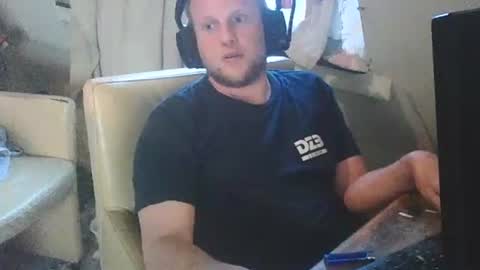 Snapshot of richardd110011 chatting on 06.05.26 richardd110011 online show from 06.05.26