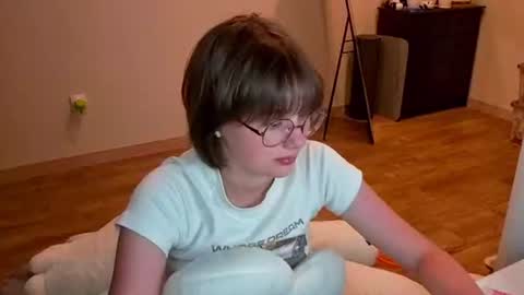 Snapshot of richardlundsten chatting on 06.30.26 Luna online show from 06.30.26