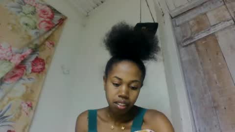 Snapshot of richetera chatting on 06.14.26 richetera online show from 06.14.26