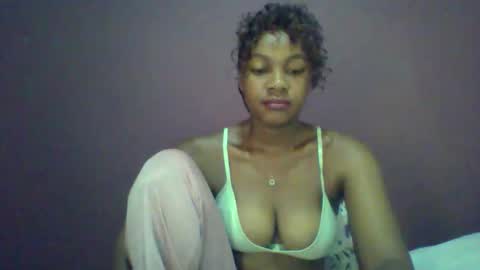 Snapshot of ricie001 chatting on 04.28.26 ricie001 online show from 04.28.26