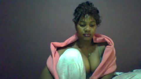 Snapshot of ricie001 chatting on 06.10.26 ricie001 online show from 06.10.26