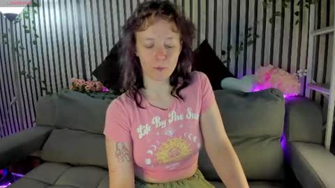 Snapshot of ricki_bloom chatting on 06.25.26 Ricki online show from 06.25.26