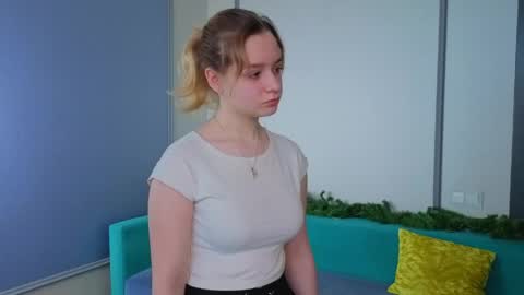 Snapshot of rickietujague chatting on 04.05.26 Violetta online show from 04.05.26