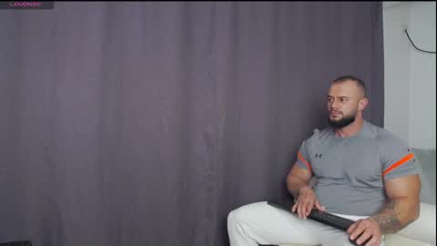 Snapshot of rickymiami1 chatting on 09.28.25 rickymiami1 online show from 09.28.25